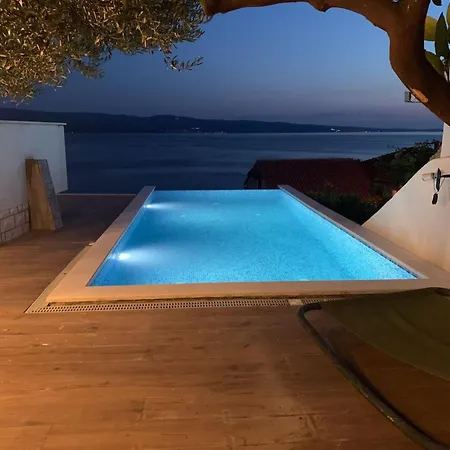 Apartment With Pool Vrdoljak *