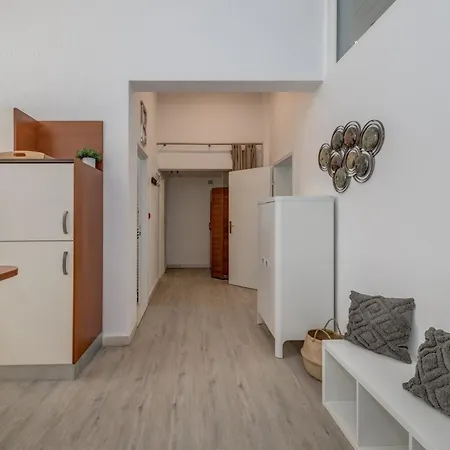 아파트 With Pool Vrdoljak