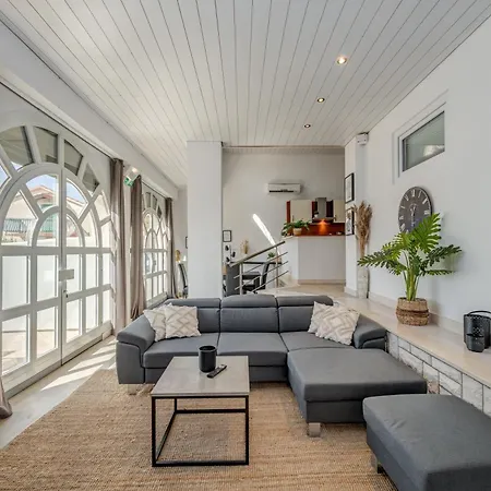 With Pool Vrdoljak * 오미스