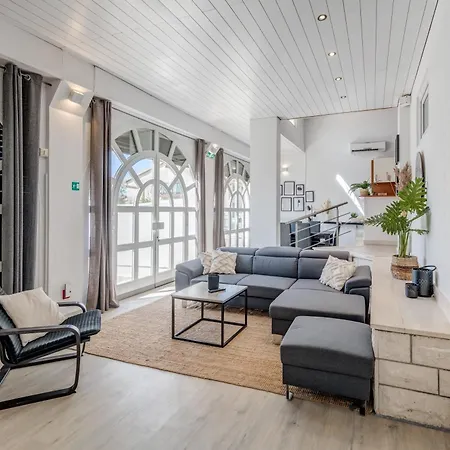 With Pool Vrdoljak 아파트