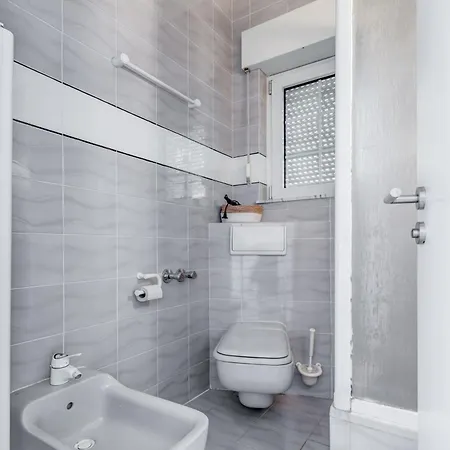 With Pool Vrdoljak 아파트 오미스