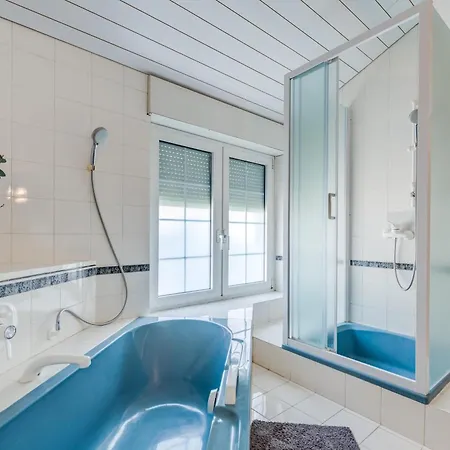 With Pool Vrdoljak 아파트 오미스