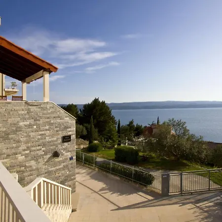 Apartment With Pool Vrdoljak Omis