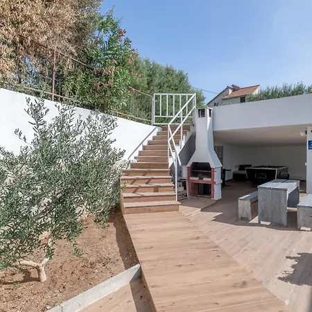 With Pool Vrdoljak *