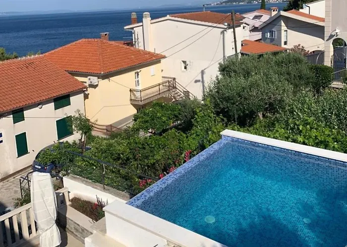 Apartament With Pool Vrdoljak Omiš