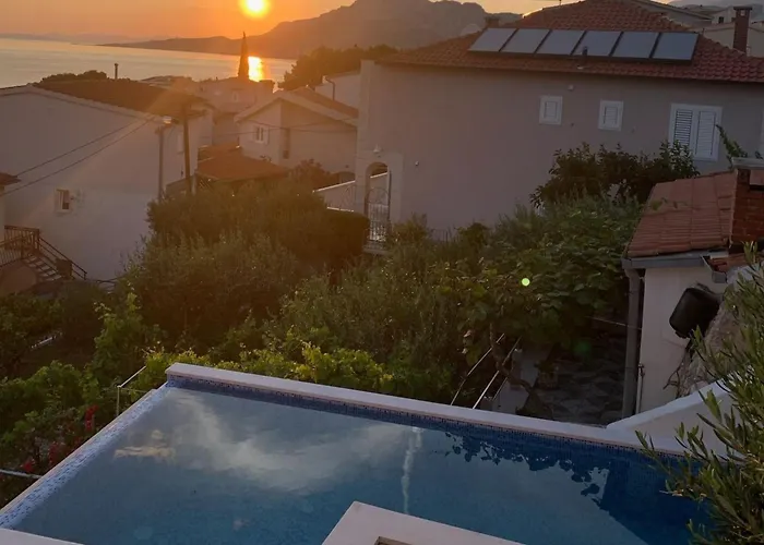 Apartament With Pool Vrdoljak