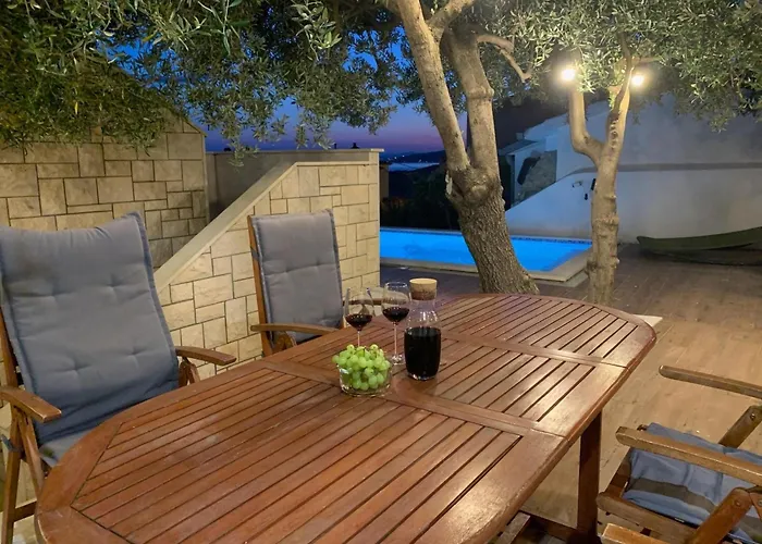 Apartament With Pool Vrdoljak *