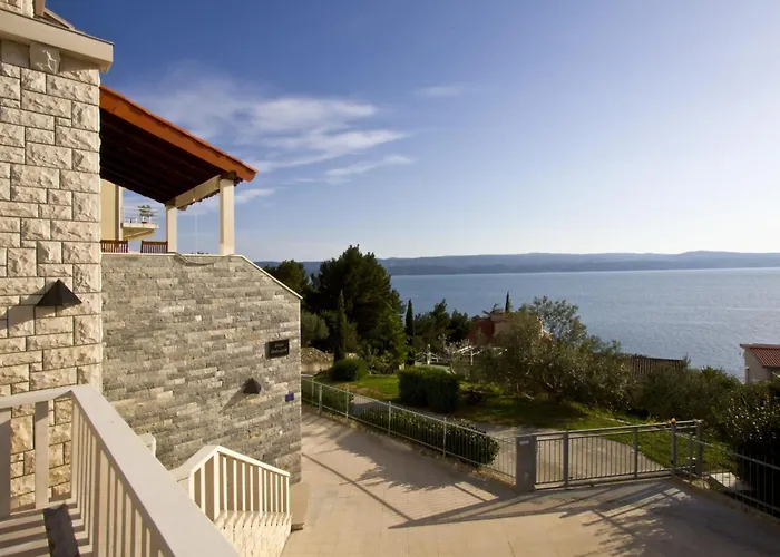 Apartament With Pool Vrdoljak Omiš