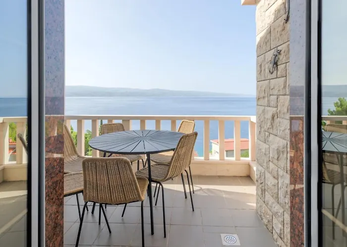 Apartament With Pool Vrdoljak